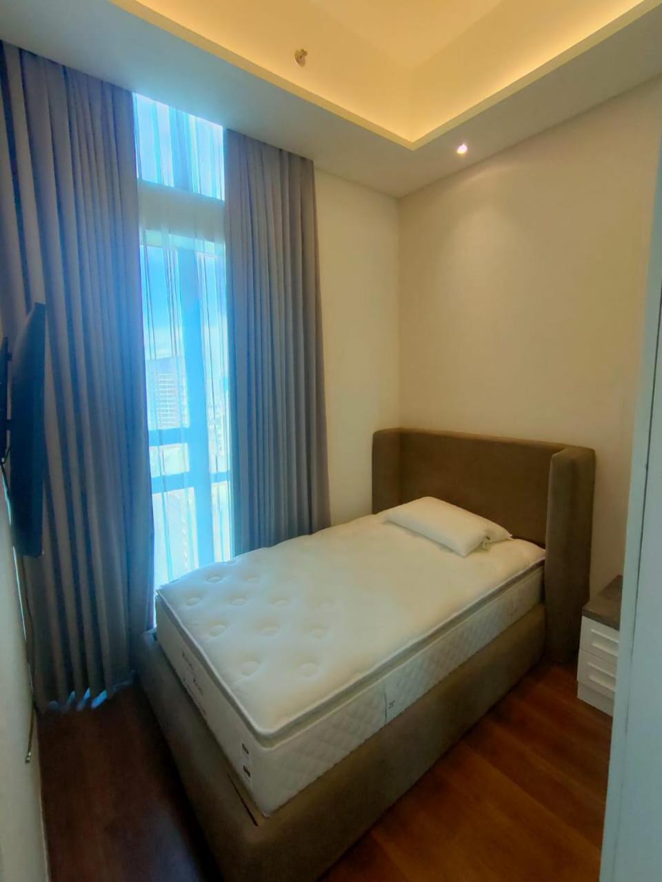 Super Penthouse Stmoritz Apartment, Lippomall Puri Indah Джакарта Экстерьер фото