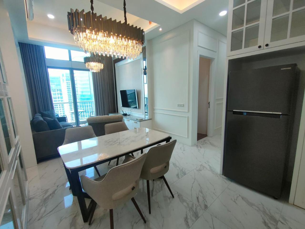 Super Penthouse Stmoritz Apartment, Lippomall Puri Indah Джакарта Экстерьер фото