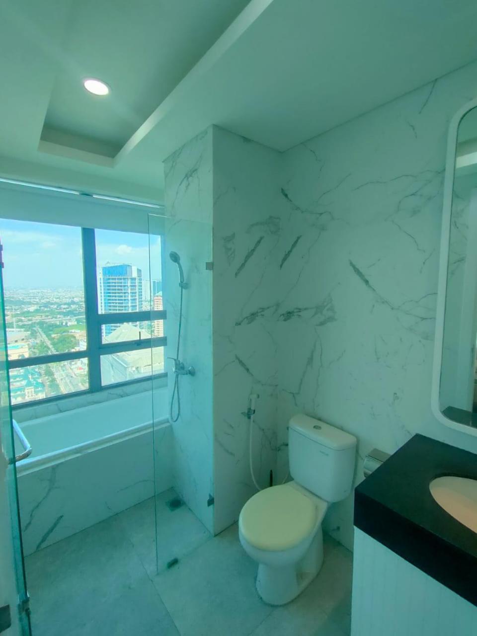 Super Penthouse Stmoritz Apartment, Lippomall Puri Indah Джакарта Экстерьер фото